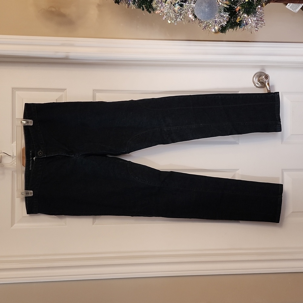 Banana‎ Republic Dark Wash Denim Stitch Details. Size 32.